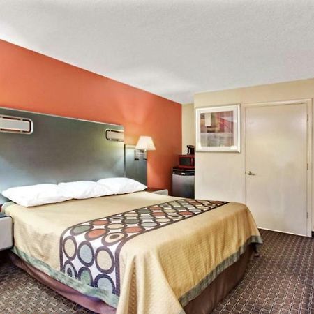 Super 8 By Wyndham Kissimmee/Maingate/Orlando Area Hotel Celebration Eksteriør billede