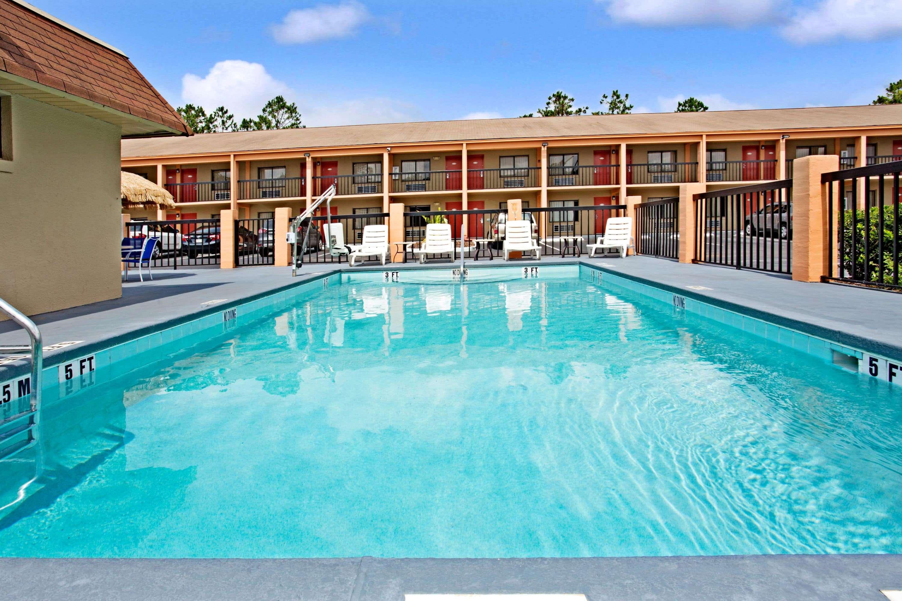 Super 8 By Wyndham Kissimmee/Maingate/Orlando Area Hotel Celebration Eksteriør billede