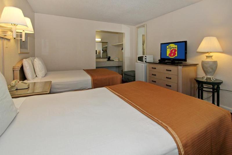 Super 8 By Wyndham Kissimmee/Maingate/Orlando Area Hotel Celebration Eksteriør billede