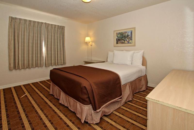 Super 8 By Wyndham Kissimmee/Maingate/Orlando Area Hotel Celebration Eksteriør billede