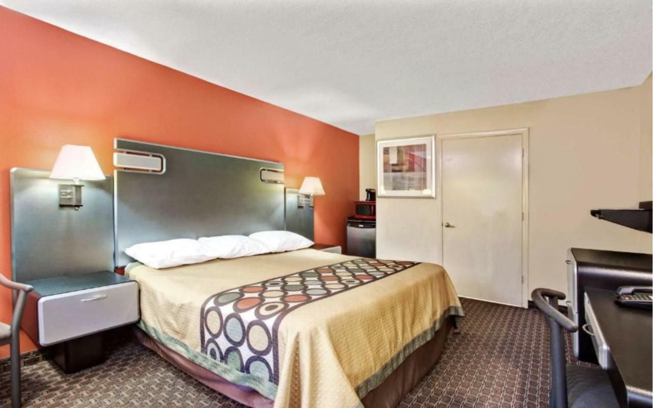 Super 8 By Wyndham Kissimmee/Maingate/Orlando Area Hotel Celebration Eksteriør billede